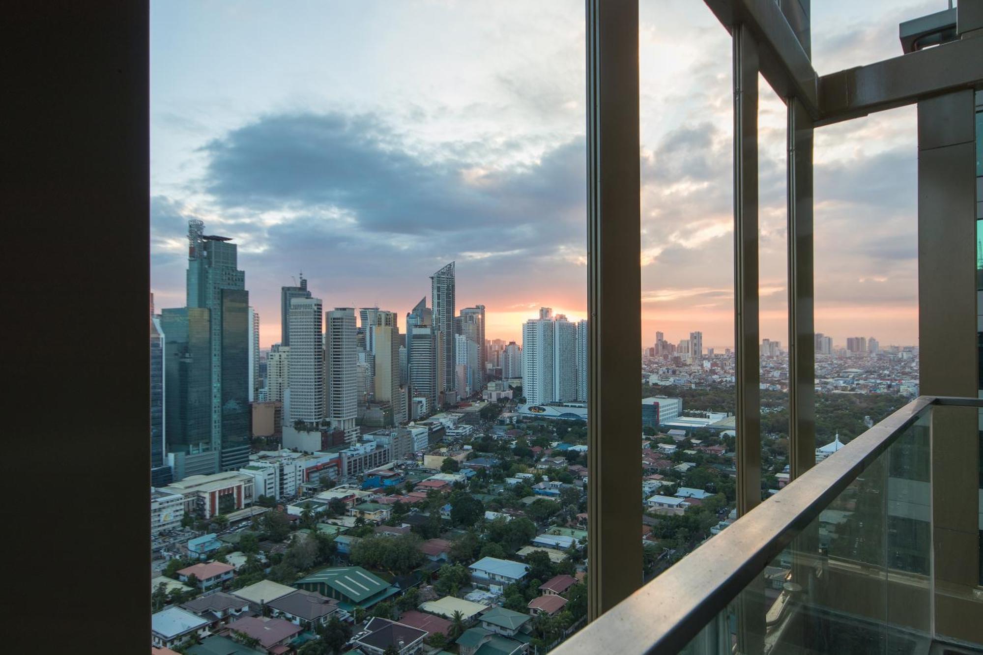 I'M Hotel Makati City Habitación foto View of the city from the 38th floor of the building