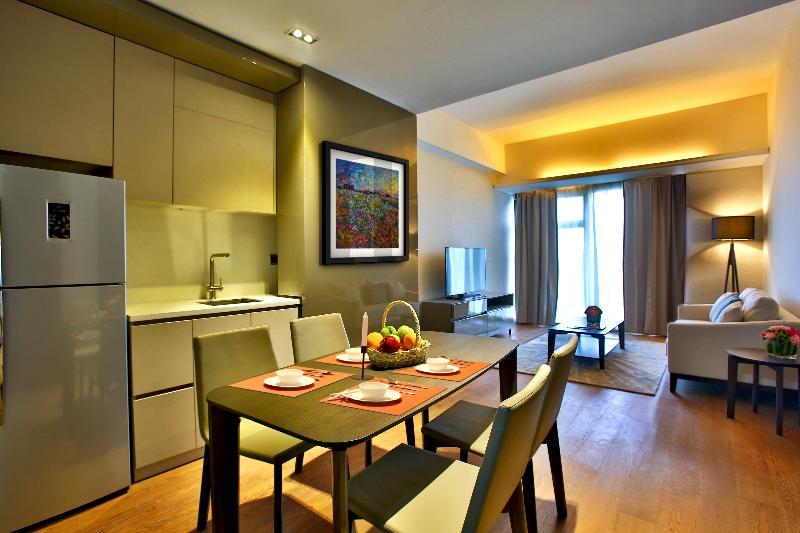 I'M Hotel Makati City Exterior foto A typical apartment at The Residence