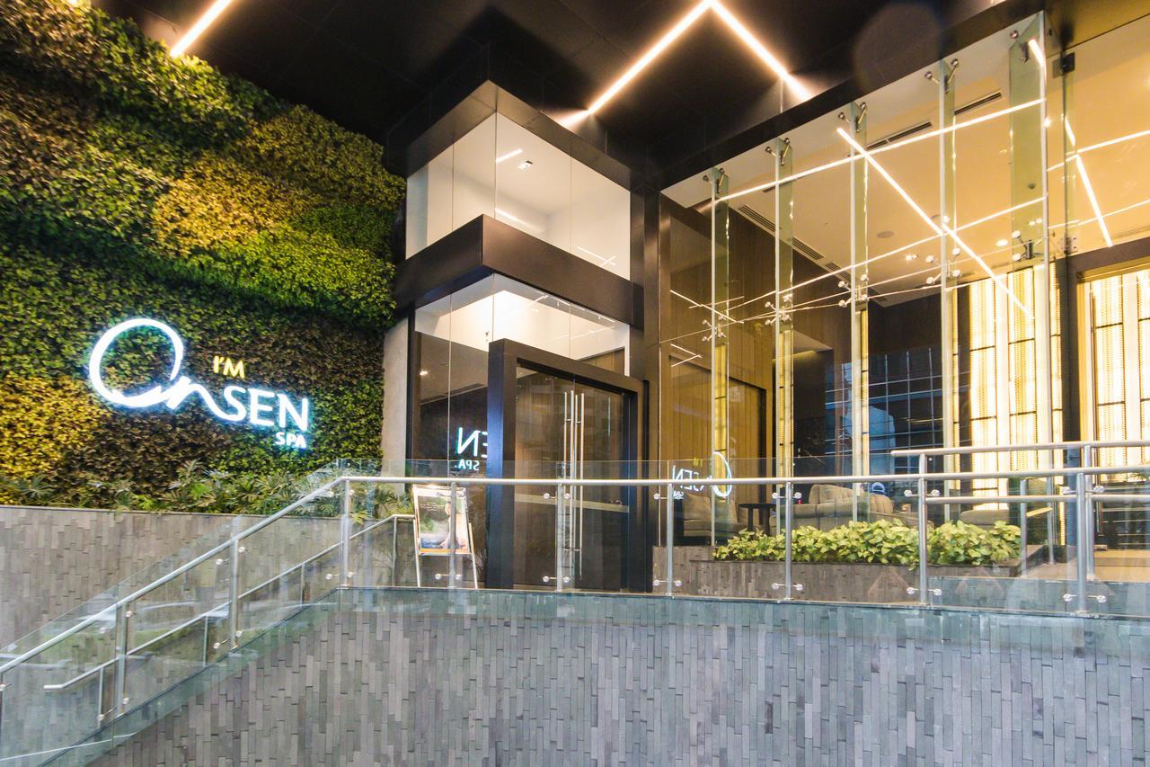 I'M Hotel Makati City Exterior foto The entrance of the hotel