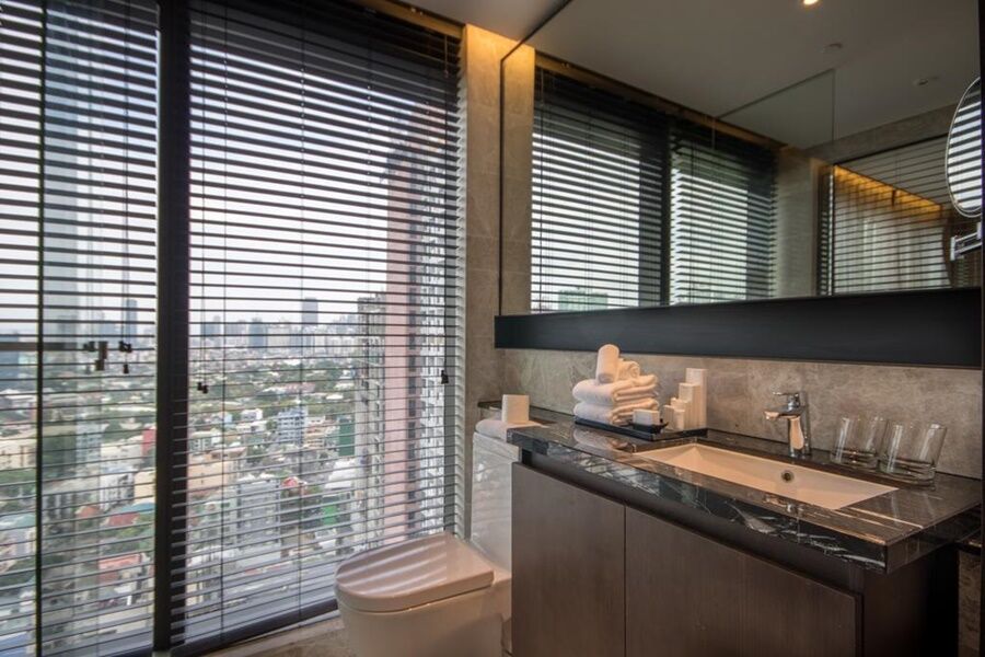 I'M Hotel Makati City Exterior foto Venetian blinds